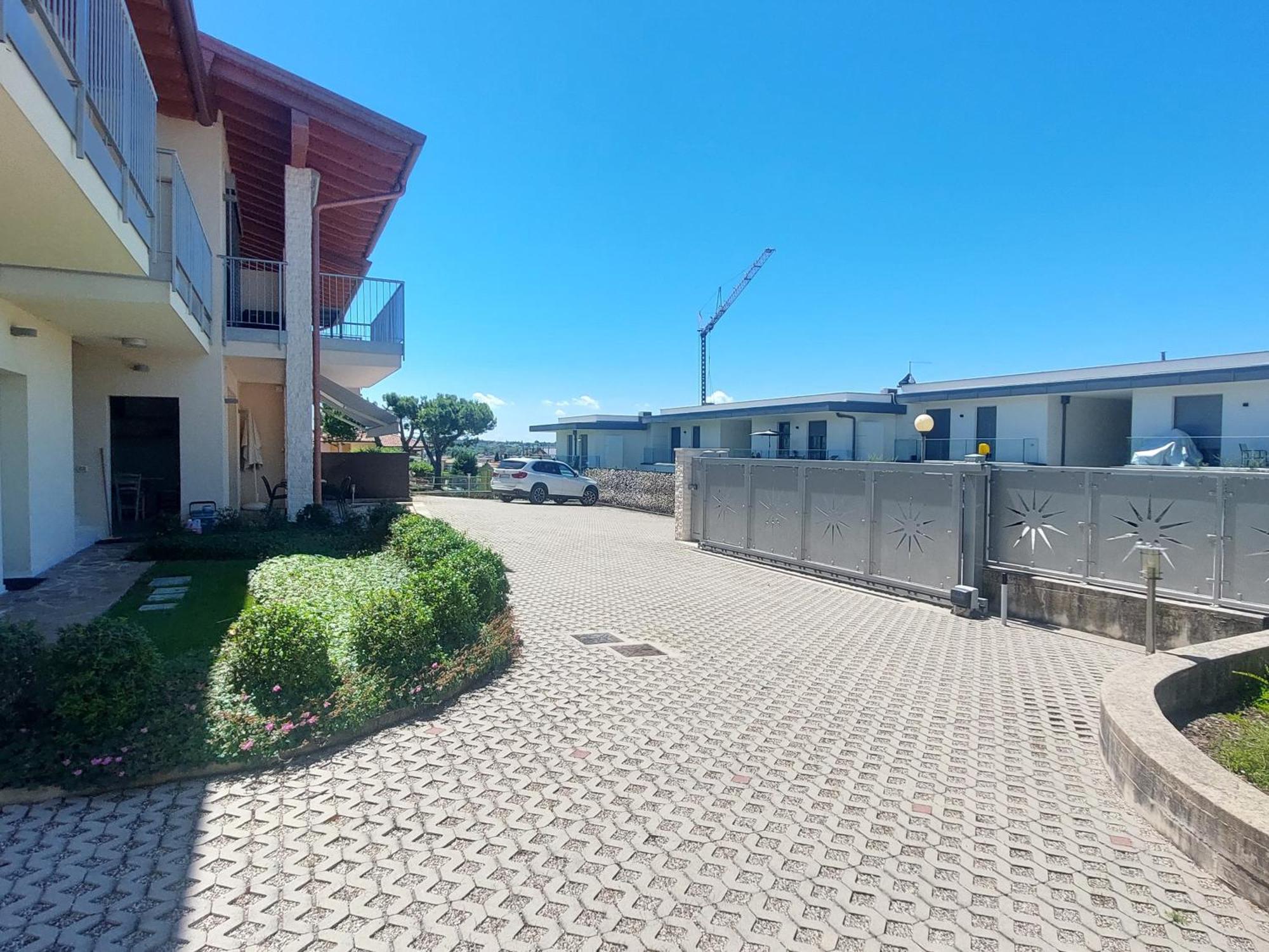 Apartment Brezza Di Lago - Regarda Travel Лацизе Екстериор снимка