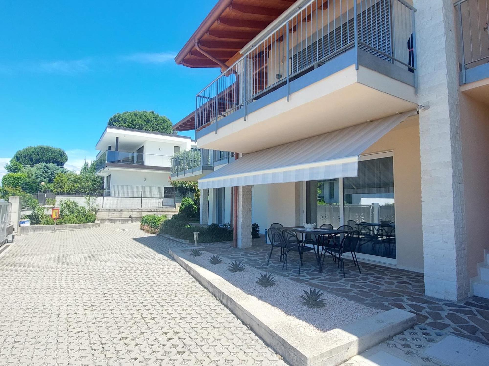 Apartment Brezza Di Lago - Regarda Travel Лацизе Екстериор снимка